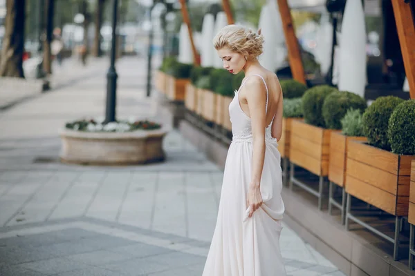 Wedding day in Budapest — Stock Photo, Image