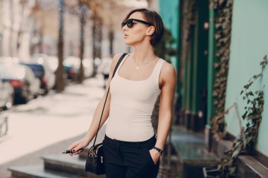 elektronik sigara ile kız