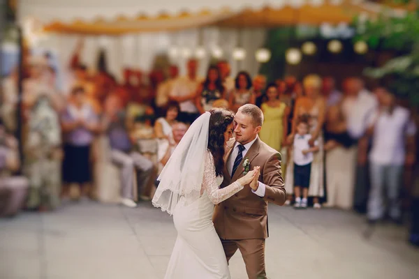 Wedding first dance — Stock Photo, Image