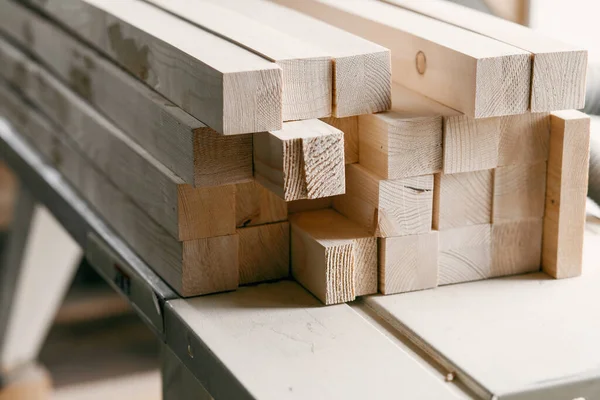 Madera material de construcción de madera para fondo — Foto de Stock
