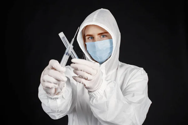 Retrato de mujer vestida de blanco — Foto de Stock