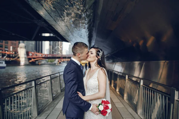 Mariage dans une ville — Photo