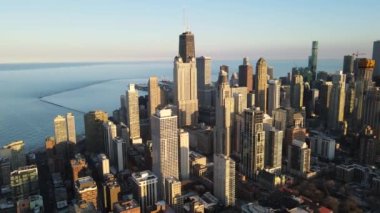 Günbatımında Chicago Şehir Manzarası - Havadan Görünüm