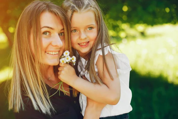 Mother with daughter — Stock Photo, Image