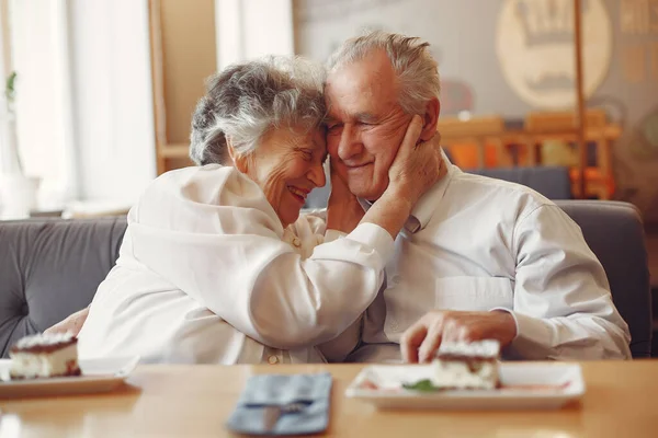 Old Couple Cafe Grandparents Eatting Dessert Woman White Shirt — Stock Photo, Image