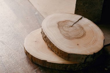 Arkaplan için ahşap kereste inşaat malzemesi