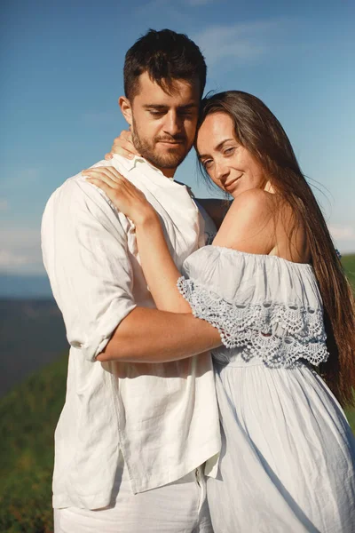 Pár procházek v horách — Stock fotografie