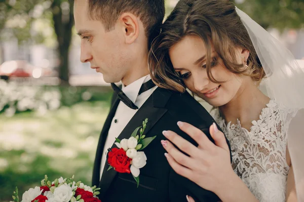 Hochzeitstag schönes Paar — Stockfoto