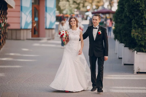 結婚式の日美しいカップル — ストック写真
