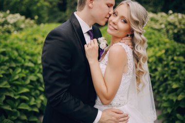 güzel sarışın Düğün çifti