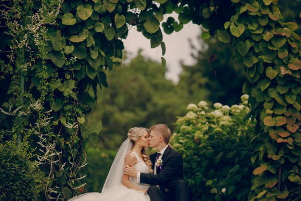 Beautiful blond wedding couple — Stock Photo, Image