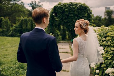 güzel sarışın Çift