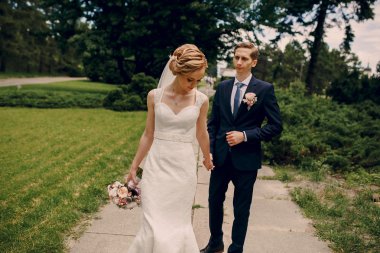 güzel sarışın Çift