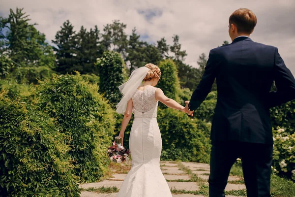 Lindo casal loiro — Fotografia de Stock