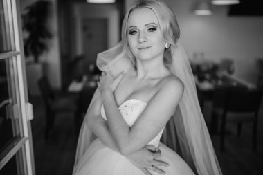 sarışın gelini onu damadı ile