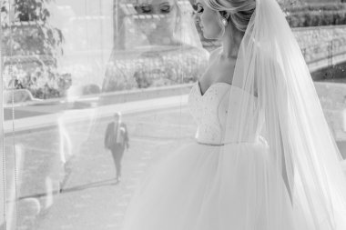 sarışın gelini onu damadı ile