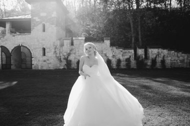 sarışın gelini onu damadı ile