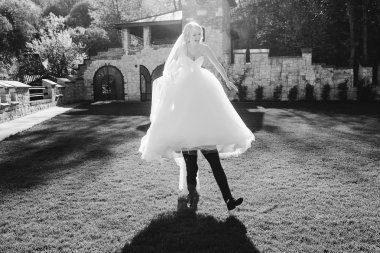 sarışın gelini onu damadı ile