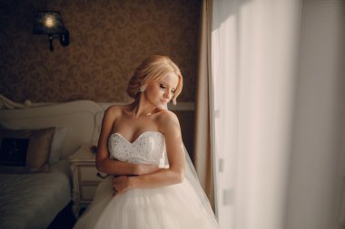 sarışın gelini onu damadı ile