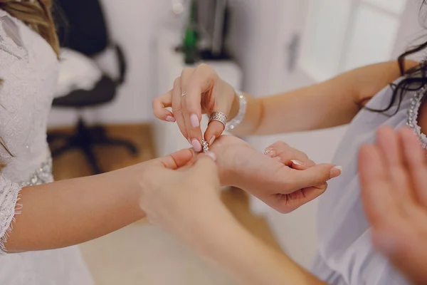 Morning preparing the bride and witnesses — Stock Photo, Image