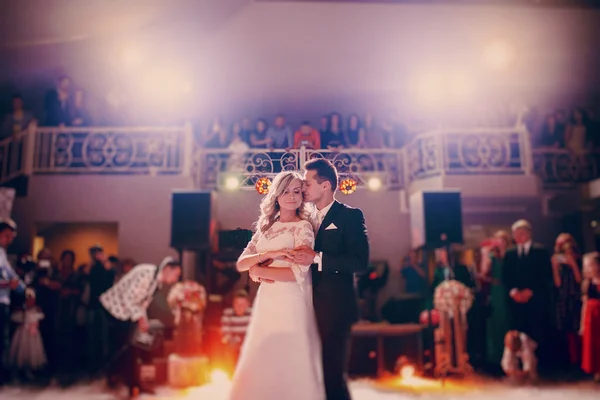 First dance bride in a restaurant — Stock Photo, Image