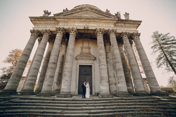 Loving couple in the castle — Stock Photo, Image