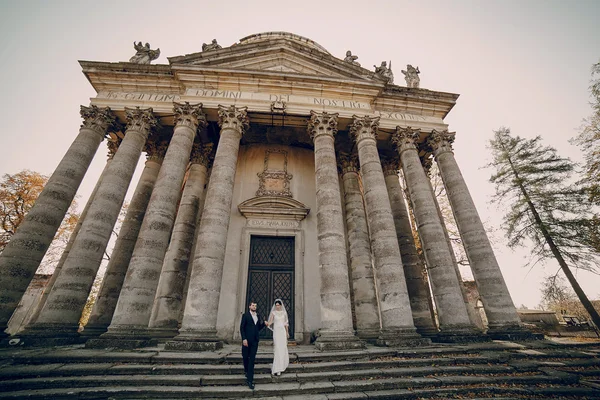 Loving couple in the castle — Stock Photo, Image