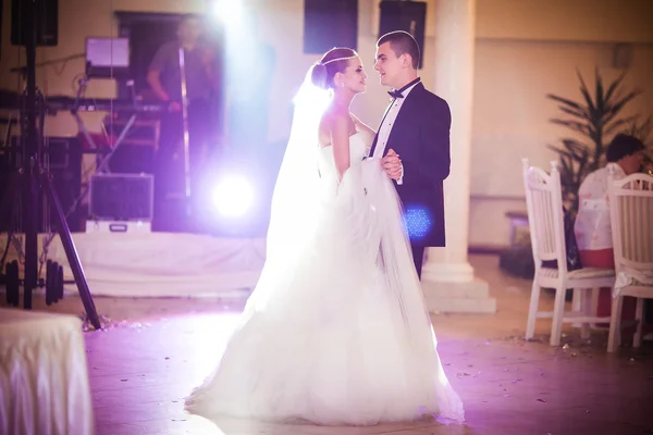 Primeira dança de casamento — Fotografia de Stock