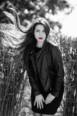 Güzel esmer pozlar fotoğrafları için