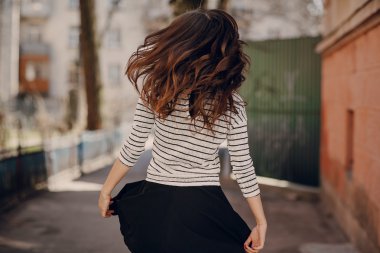 Genç güzel kadın.