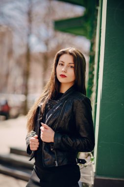 Güzel esmer pozlar fotoğrafları için