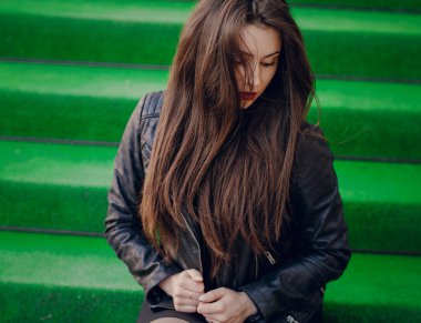 Güzel esmer pozlar fotoğrafları için