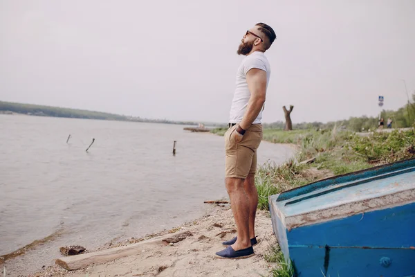 Bearded man on the beach — стоковое фото