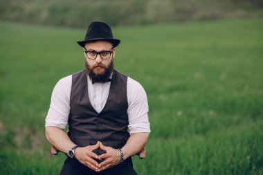 alan lonley erkekte sakal