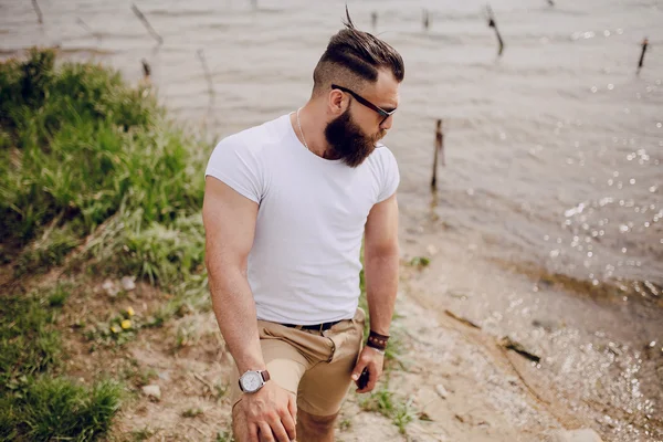 Bearded man on thebeach — Stock Photo, Image