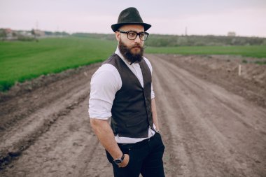 alan lonley erkekte sakal