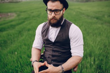 alan lonley erkekte sakal