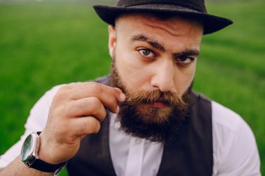 alan lonley erkekte sakal