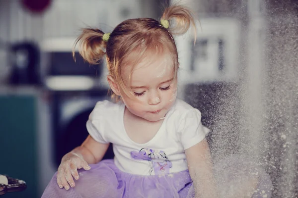 Menina bonita — Fotografia de Stock