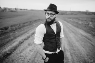 alan lonley erkekte sakal