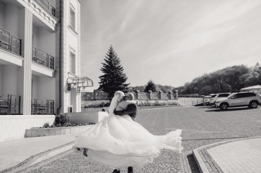 sarışın gelini onu damadı ile