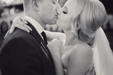 sarışın gelini onu damadı ile