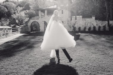 sarışın gelini onu damadı ile