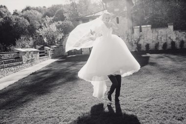 sarışın gelini onu damadı ile