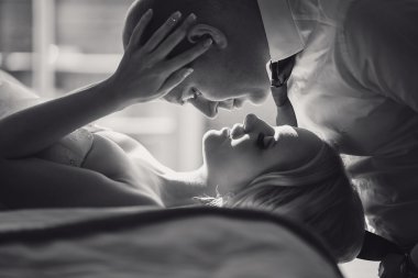 sarışın gelini onu damadı ile