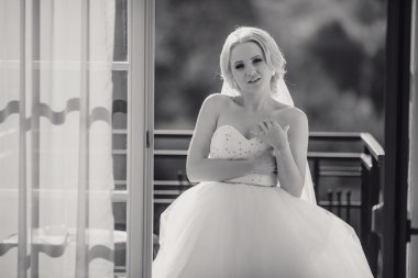 sarışın gelini onu damadı ile