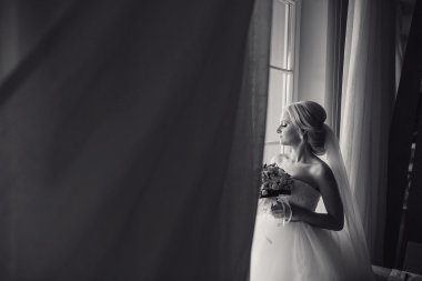 sarışın gelini onu damadı ile