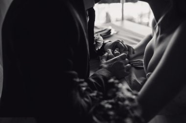 sarışın gelini onu damadı ile