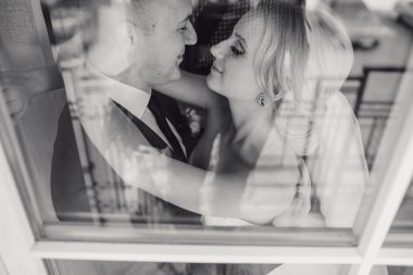 sarışın gelini onu damadı ile