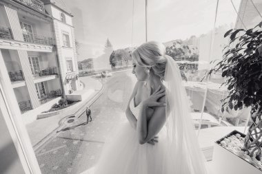 sarışın gelini onu damadı ile